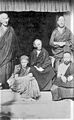 Rinpoche and some unidentified monks in Bylakuppe